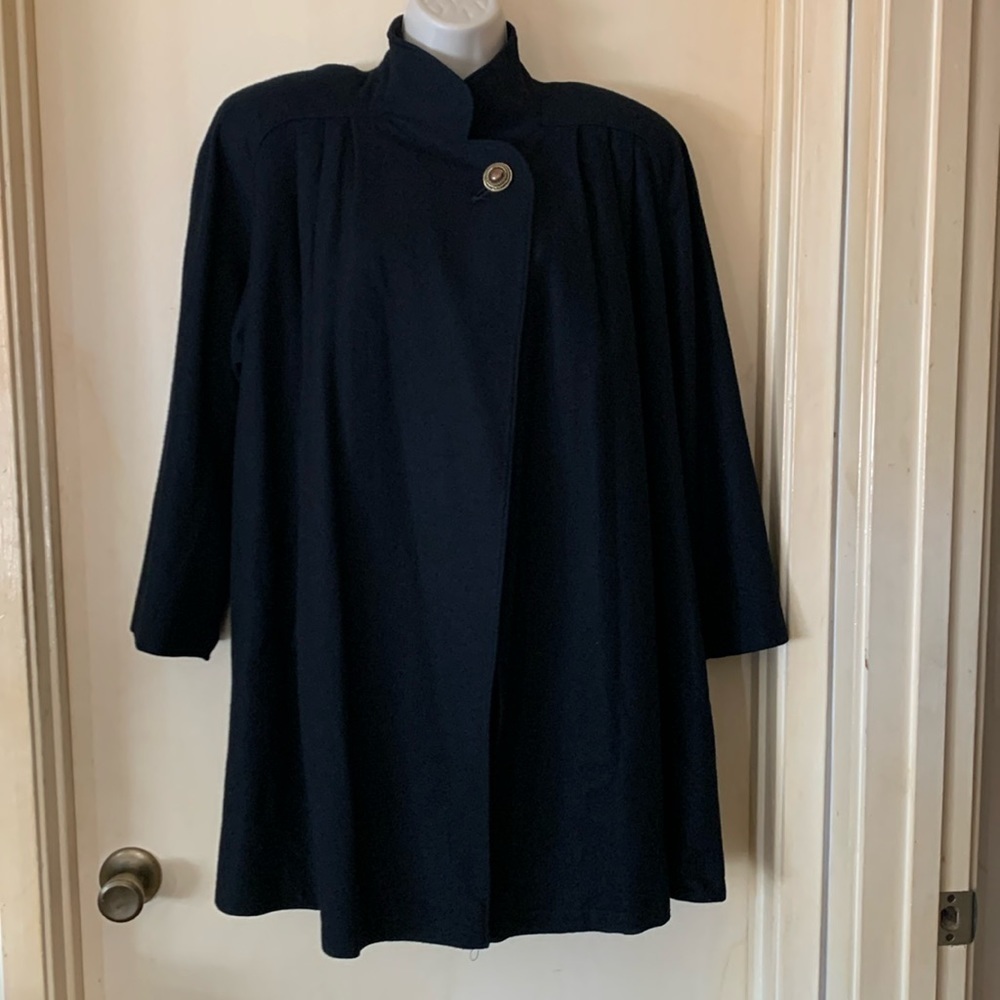 Petite Sophisticate vintage black 100% wool swing coat size L